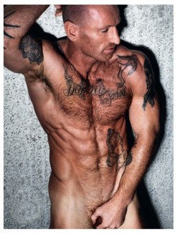 nice2b:  What a guy ….  he has guts and is a REAL personality Gareth Thomas