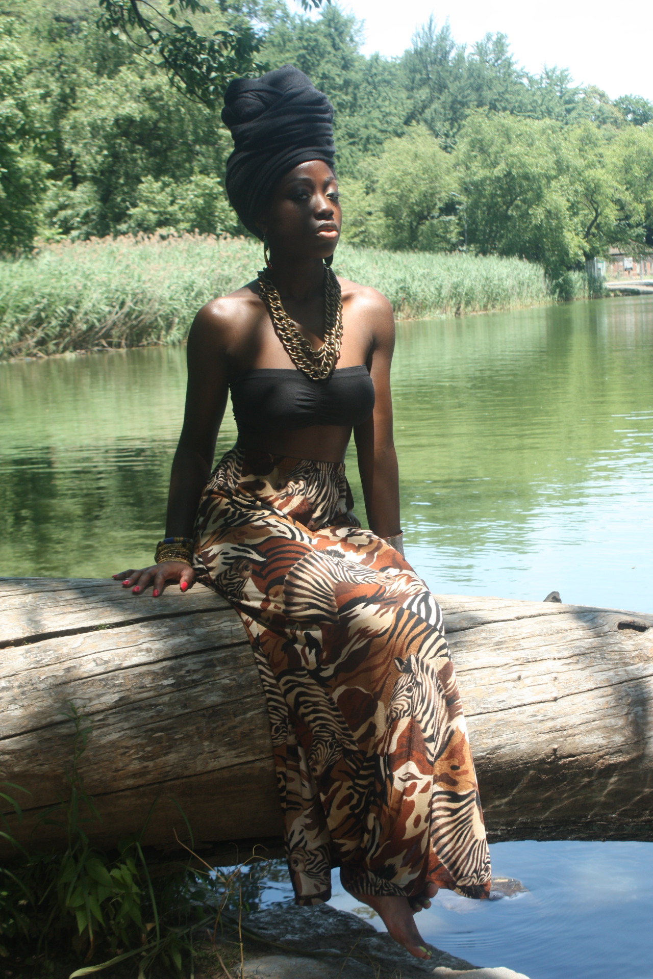 heroineheroine:  visualsofageneration:  Bag Lady Pack Light  YOU ARE EVERYTHING AND