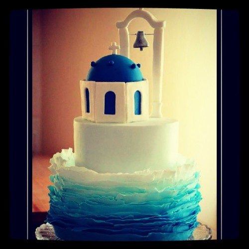 So pretty!! #giveandcake #socute #pretty #cake #greekstyle #greekisland #follow #tag #blueandwhite #