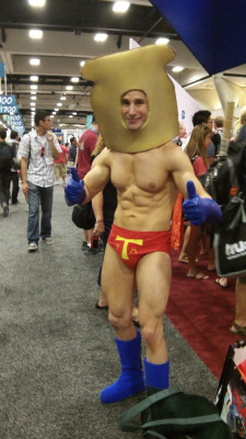 manatapped:  Powdered Toast Man at Comic-Con I’d let him butter my toast…  