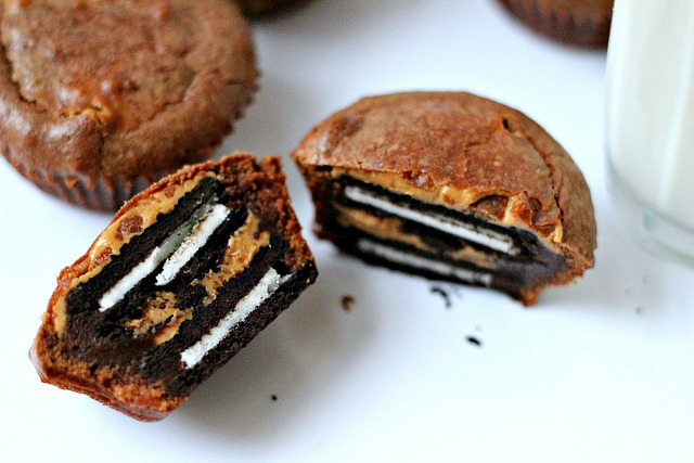  Oreo and Peanut Butter Brownie Cakes 