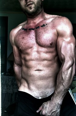 navyl0stb0y:  straighttobed:  Not too wild, but I like the way my sweat soaked muscles glisten after a hard workout   Follow the blog i reblogged this from, &amp; the original poster, then follow me for soft AND hard stuff - CLICK HERE TO SUBMIT TO NAVYLO