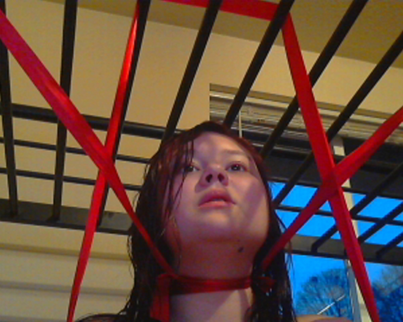 bbwsrock:  ismerella:  i love my bunk bed and ribbon : ) its so much fun to tie