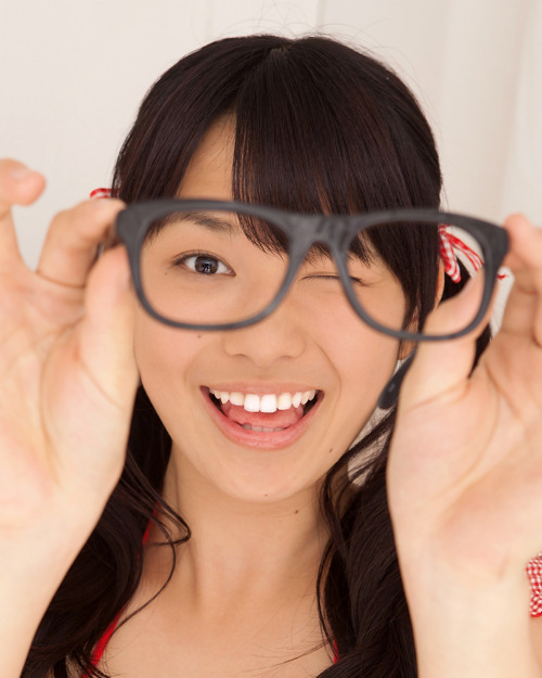 Do I Look Nerdy With these Glasses? - Tomoe Yamanaka (山中知恵) 