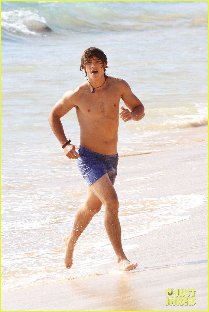 boysguysandmen101:   old but gold, brenton thwaites 1 
