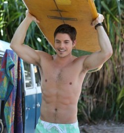 celebpits:  Josh Henderson