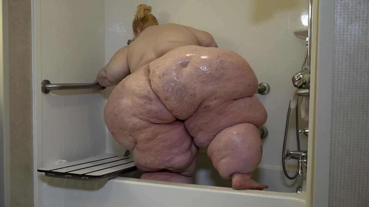 corpulentcoppelia:allaroundman:Soon to resort to a hosing down in the garden whilst