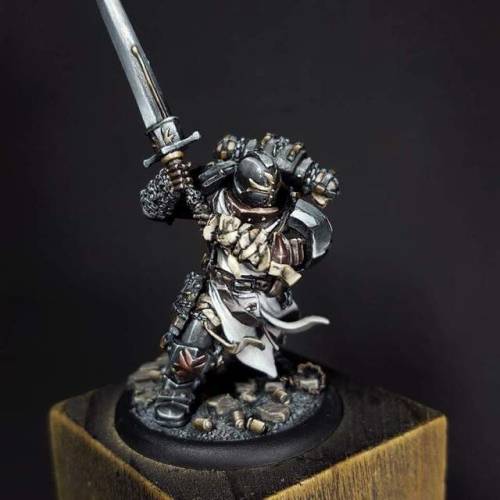 wh40khq:    Emperor’s Champion (Custom Sculpt)