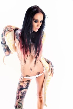 Women with tatoos