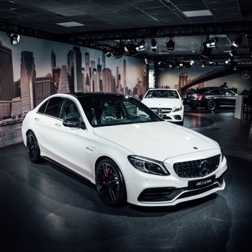 Mercedes-Benz C 63 [S] AMG (Instagram @mercedesamg)