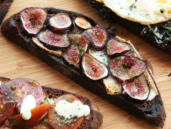 foodffs:  Taleggio Cheese and Mission Fig