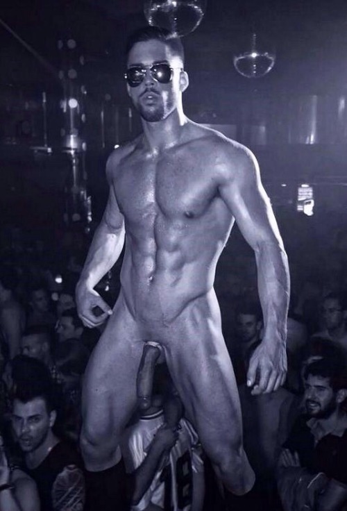 hungdownunder:  For more hot guys, follow me at:http://hungdownunder.tumblr.com/