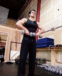 amancanfly:  Henry Cavill trains for Zack Snyder’s Man of Steel. 