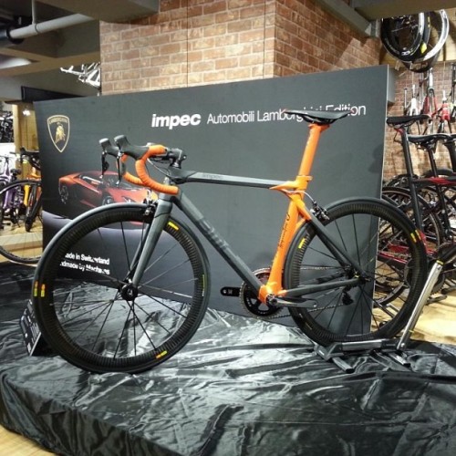 rollingthoughts:  laicepssieinna:  #bmc #impec #lamborghini #carbon #shimano #duraace #mavic #cosmic