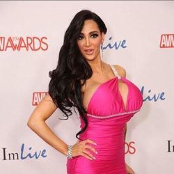 Walking The #Redcarpet Bts Www.amyanderssen.xxx #Avn #Pornostar #Amyanderssen #Throwbackthursday