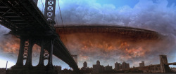 brokehorrorfan:  July 3: Roland Emmerich’s Independence Day invaded theaters 20 years ago today.It made a record-breaking 贈.3 million in its first week and currently ranks as the 51st highest worldwide grossing film.