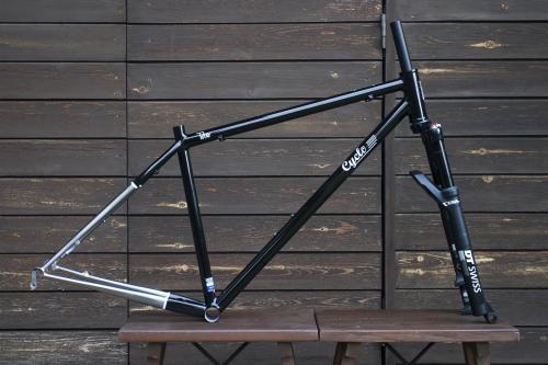 cyclobicycles:   One of the latest kits, off to Germany. A Totxo 29er frame, with a mix of Zona and 