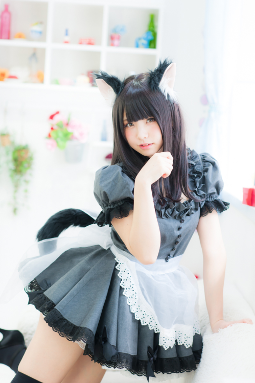 maid cosplay