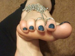 sweetcandytoes:  Another view, and close