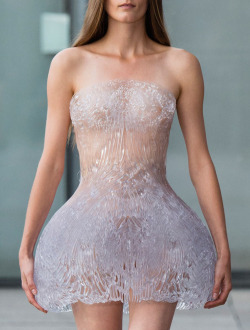 vogue-is-viral:    Iris Van Herpen S/S 2015