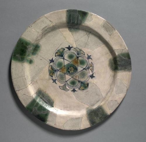 Earthenware Dish Painted Blue with Splashes of Green and Yellow, 830-900, Cleveland Museum of Art: I