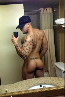 butt-boys:  Naked selfie.   Let’s see your