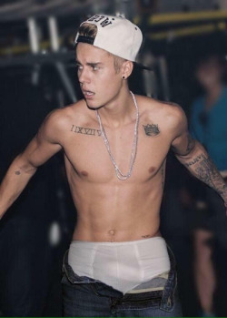 biebergasmcentral:http://biebergasmcentral.tumblr.com Justin Bieber’s Huge Bulge