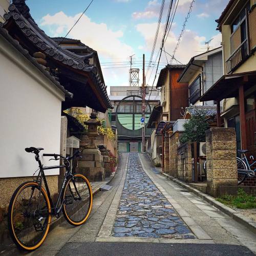 kinkicycle: Backstreets. Nara, Japan. #cycling #cycle #cycleporn #baaw #bike #bikeporn #fromwherewer