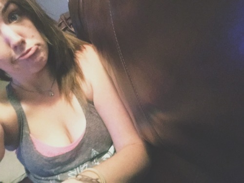 sunrise-heart:  Because what else is there to do besides take selfies while your boyfriend cooks?