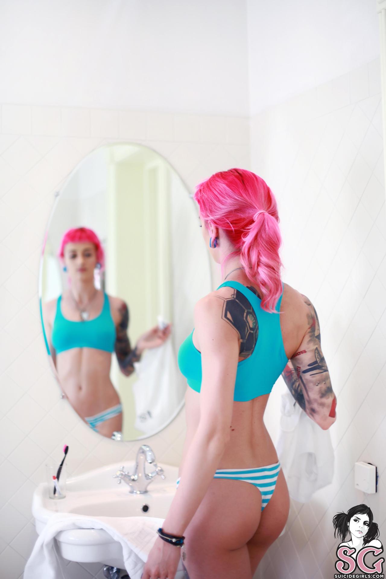 past-her-eyes:  Avrora Hopefulavrora.suicidegirls.comLink to South African SuicideGirls