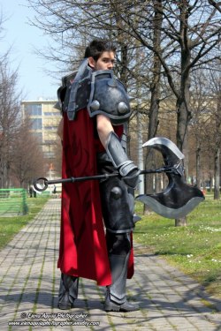 ly0nheart1:  leaguesbottombitch:  Darius Cosplay by ~SalomonPhoenix  Holy Darius cosplay….. 