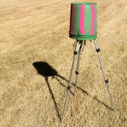 255 / 365 . bucket, sprinkler tripod . 12september2017 #sculpture #foundobjects #balance #prop #stac