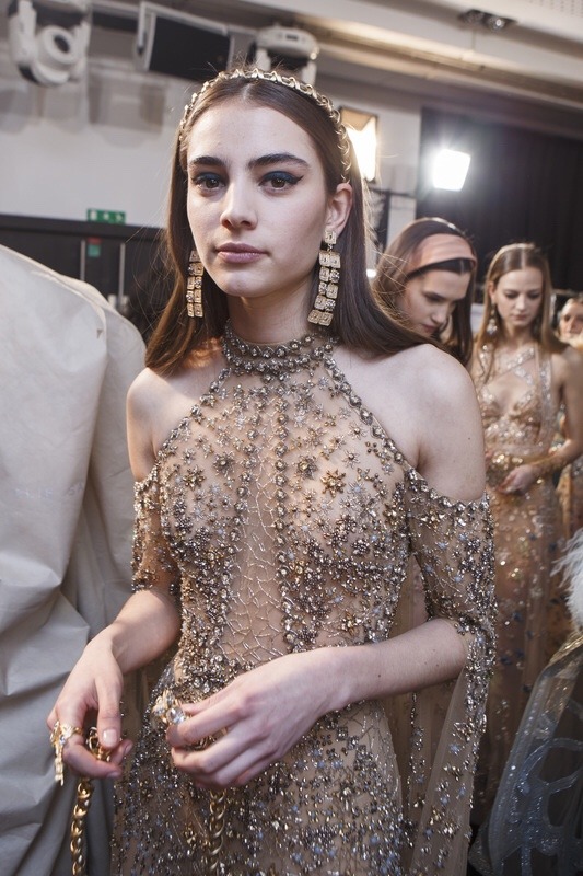 miss-mandy-m:Romy Schönberger backstage for Elie Saab SS17 Haute Couture.