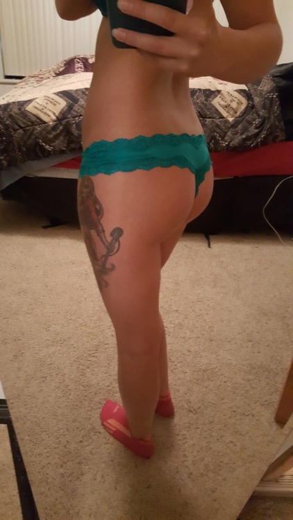 pussy2envy:  Booty pic from today! @kingoftheshavenjungle adult photos