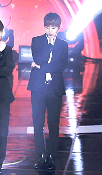 parallelparkchanyeol:  sexymin strikes again 