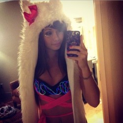 edmgirlsco:  EDM Girl.