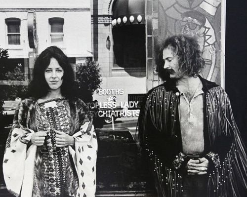 superseventies: Grace Slick and David Crosby outside Vesuvio’s Bar, San Francisco, 1970. Photo by Jim Marshall.