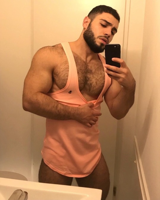 xxxnewstitch:  beardburnme2:  Obaid_habibi instagram   Uffffff 
