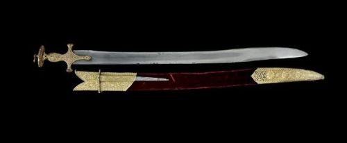 art-of-swords:Tulwar SwordDated: 1700Culture: Mughal, IndianMedium: iron, ruby, gold, silver, velvet