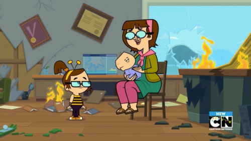  Cody and Izzy’s OG design make a cameo in the newest Total DramaRama episode “Space Cod