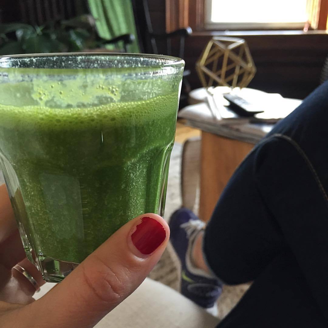 Kale smoothie made by @twotermslater #boston #weekendmornings