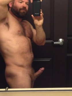 hairyboyfriends:  Look more at http://gaybearpin.com/