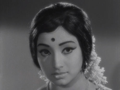  Lakshmi in Kasethan Kadavulada (1972) 