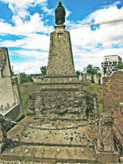 lostinnecropolis:   Nouveau Cimetière Guillotière, Lyon  