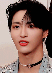Chokers Were Invented To Be Worn By Park Seonghwa