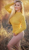 arnold-ziffel:arnold-ziffel:Her smile is her superpower&hellip;Yellow cozy