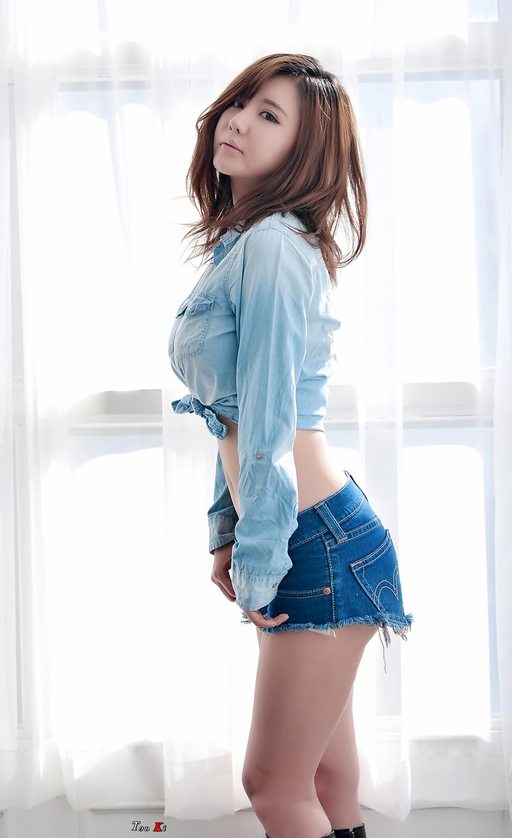 Ryu Ji Hye - Denim Set Pics