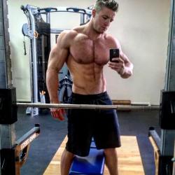 fitmen1:  Fitmen1 Alex Davies   he works