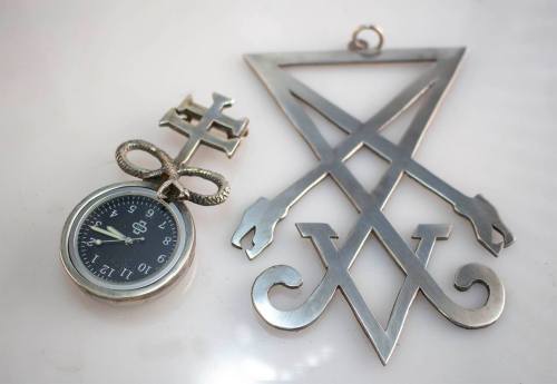 fuckyeahgoodomens:Danegeld historic jewellery shared new pictures of their Good Omens props! :)