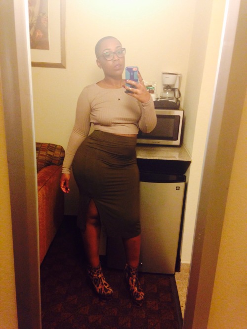 lexluna24:  This weekend volume 2. Thick Thursday! 🍑💞